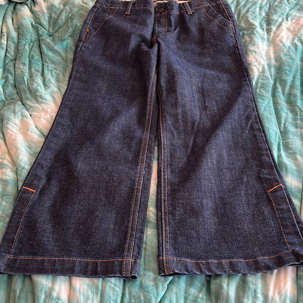 GAP low rise blue jean capri never worn women’s 10R
